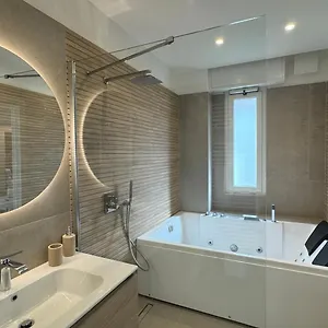 Casa Febo, In Centro Con Parcheggio Privato A 200 Mt Dal Mare Guest house