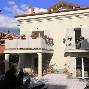 Jung Guest house